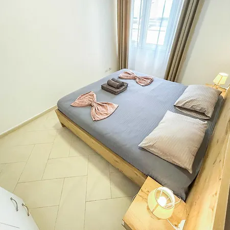 Apartment Vacation 900