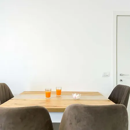 Apartment Vacation 900
